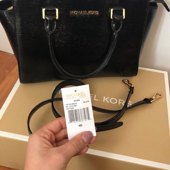 Authentic Michael Kors Medium Selma Satchel - Picture 2 of 8